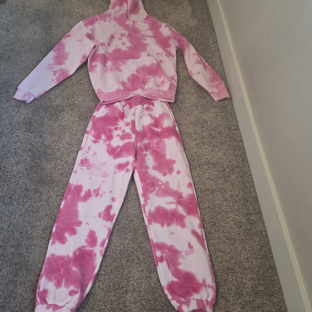 Comfrt Strawberry Swirl Pink Tie-Dye Hoodie and Jogger Set. Like New. Size XS